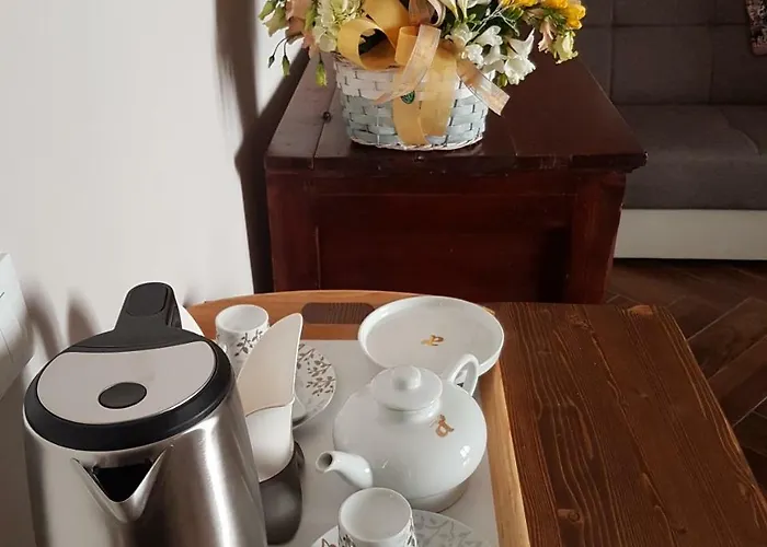 לינה וארוחת בוקר La Dimora Del Falconiere - Luxury סולמונה