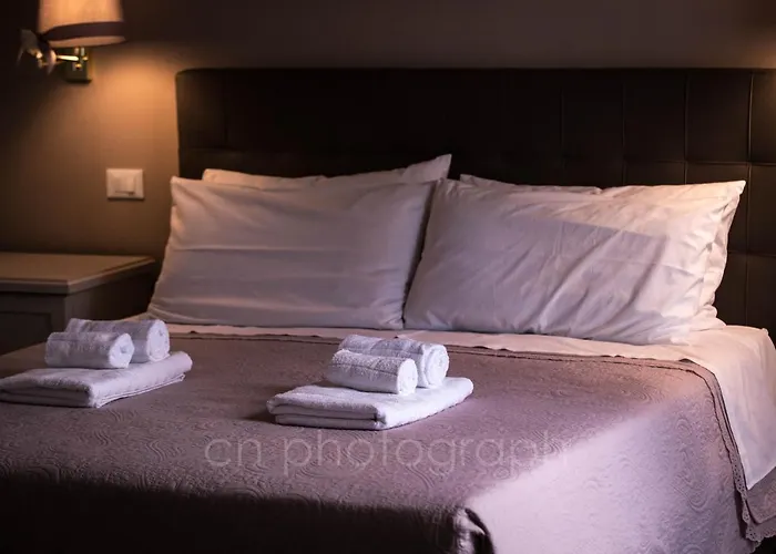 לינה וארוחת בוקר La Dimora Del Falconiere - Luxury 4*