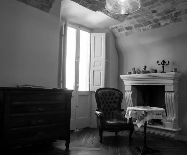 La Dimora Del Falconiere - Luxury Сульмона