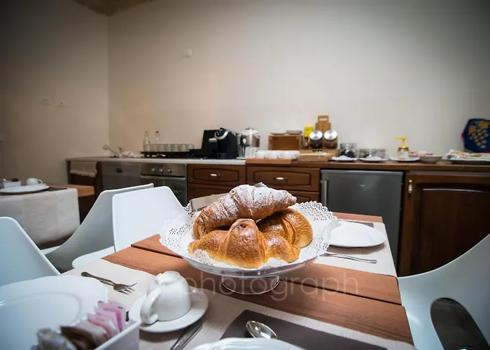 La Dimora Del Falconiere - Luxury Сульмона